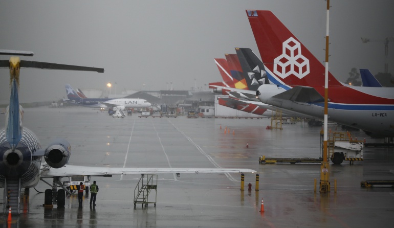 Retrasos en El Dorado: Un rayo afecta operaciones aéreas en El Dorado