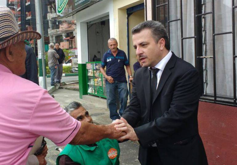 Ordenan arresto y multa al alcalde de Sabaneta, Antioquia, por ... - Caracol Radio
