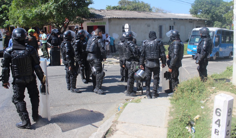 Un policía muerto y siete heridos, deja un procedimiento de desalojo en Cauca
