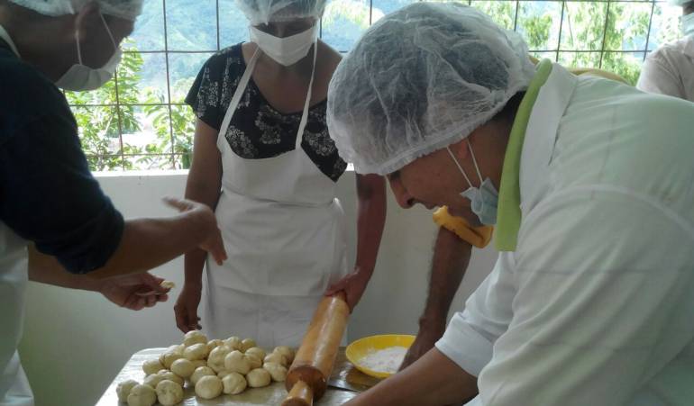 Rehabilitación habitantes de calle Ibagué: Habitantes en condición de calle se capacitan en panadería
