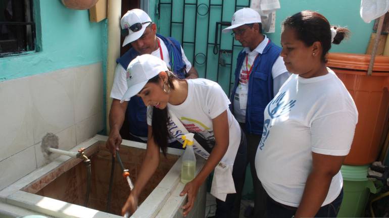 Candidatas del Reinado de la Independencia realizan campaña contra los mosquitos: Candidatas del Reinado de la Independencia realizan campaña contra los mosquitos