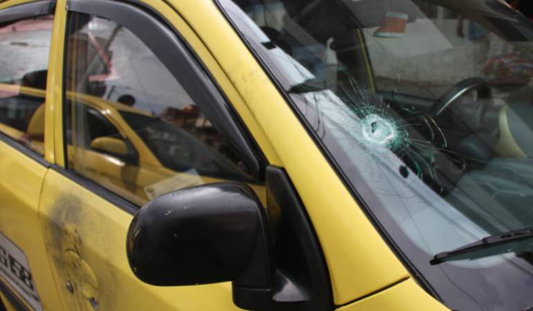Un taxista muerto y otro herido en Armenia por ataque de sicarios - Caracol Radio