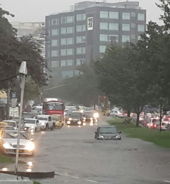 Lluvias en Bogotá: Encharcamientos en distintas zonas de la ciudad por fuertes lluvias Lluvias en Bogotá: Encharcamientos en distintas zonas de la ciudad por fuertes lluvias