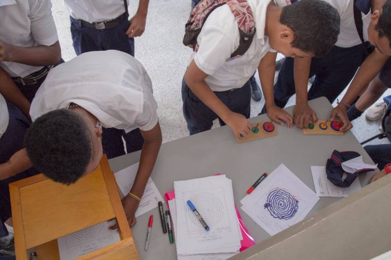 Padres protestan por falta de profesores en un colegio público de Tunja: Padres protestan por falta de profesores en un colegio público de Tunja