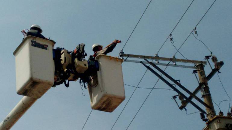 Juegos pirotécnicos afectaron servicio de energía en Centro de Cartagena: Juegos pirotécnicos afectaron servicio de energía en Centro de Cartagena