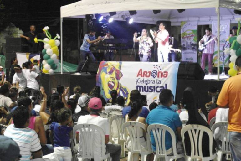 Con un maravilloso concierto, Arjona celebró el día del músico - Caracol Radio