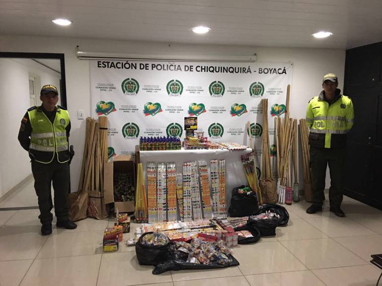 En plena noche de velitas incautaron pólvora avaluada en más de 20 millones en Boyacá: En plena noche de velitas incautaron pólvora avaluada en más de 20 millones en Boyacá
