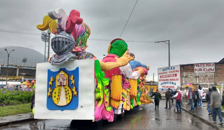 Lluvias Carnaval Blancos y Negros: Por fuertes lluvias se corre una hora el inicio del magno desfile en Pasto