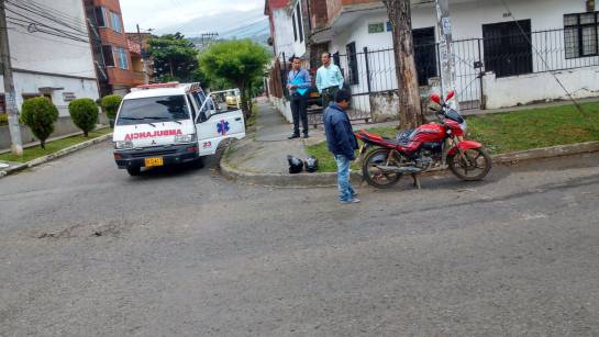 Robo en Cali: Ladrones robaron a víctimas de accidente de tránsito y a paramédicos Robo en Cali: Ladrones robaron a víctimas de accidente de tránsito y a paramédicos