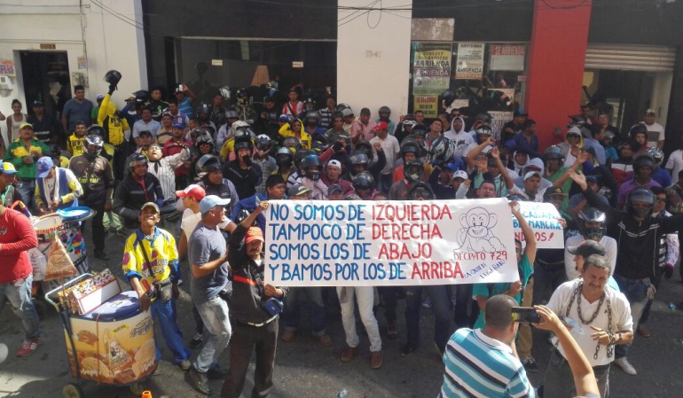Moto taxistas: Protesta de moto taxistas en Sincelejo por restricciones al parrillero hombre