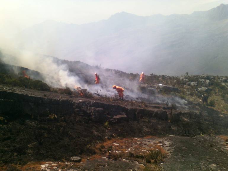 Piden apoyo aéreo para controlar incendio en zona de páramo en Chita, Boyacá: Piden apoyo aéreo para controlar incendio en zona de páramo en Chita, Boyacá