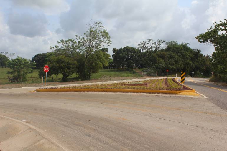 Carretera a Puerto Libertador, frente a Puente Uré, ya está pavimentada