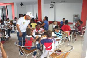 Niños de Localidad de la Virgen y Turística disfrutaron de un grandioso día, lejos de su realidad cotidiana: Niños de Localidad de la Virgen y Turística disfrutaron de un grandioso día, lejos de su realidad cotidiana Niños de Localidad de la Virgen y Turística disfrutaron de un grandioso día, lejos de su realidad cotidiana: Niños de Localidad de la Virgen y Turística disfrutaron de un grandioso día, lejos de su realidad cotidiana