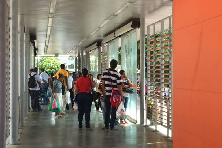 Pasajeros de Transcaribe rechazan posible aumento de la tarifa: Pasajeros de Transcaribe rechazan posible aumento de la tarifa