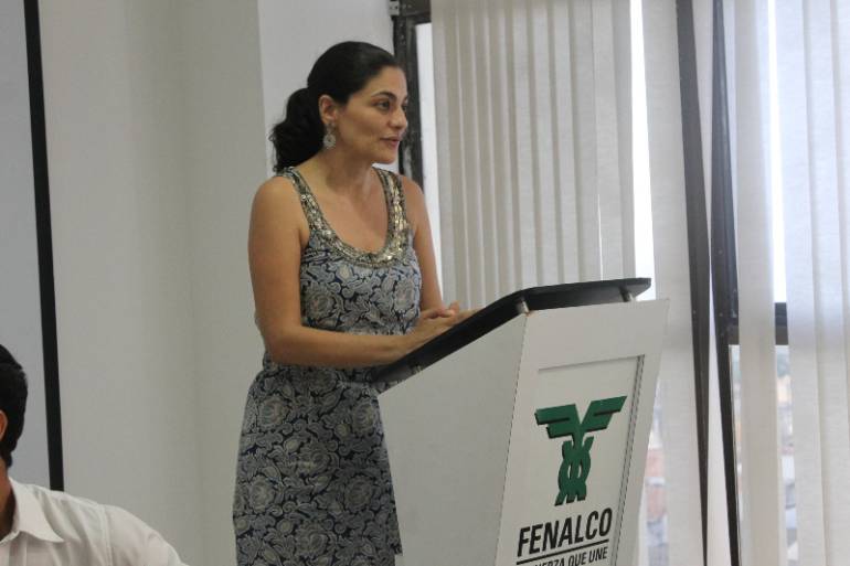 Fenalco Bolívar realizó encuesta sobre el servicio prestado por ... - Caracol Radio
