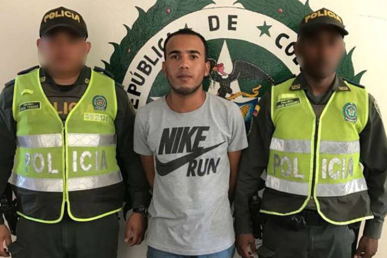 Policía capturó a cuatro sujetos por porte ilegal de armas en Cartagena: Policía capturó a cuatro sujetos por porte ilegal de armas en Cartagena