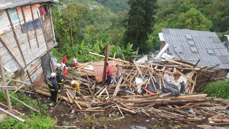 Así quedó la vivienda que se desplomó en el barrio El Carmen de Manizales.