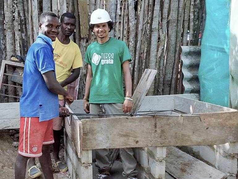 Organización cartagenera instala prototipo de baño seco en Palenque