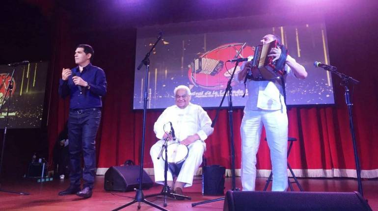 El cantante Peter Manjarrés, Gonzalo ‘El Cocha’ Molina y el cajero Pablo López