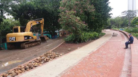 Obras retrazadas: Más de $74.000 millones costarán atrasos en cinco obras en Cali Obras retrazadas: Más de $74.000 millones costarán atrasos en cinco obras en Cali