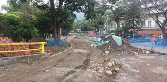 Obras retrazadas: Más de $74.000 millones costarán atrasos en cinco obras en Cali Obras retrazadas: Más de $74.000 millones costarán atrasos en cinco obras en Cali