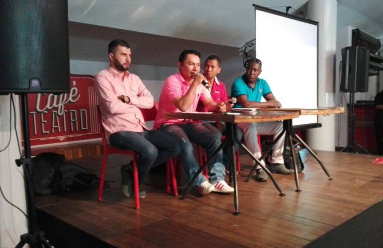 COMUNIDAD DENUNCIAS PARAMILITARES ZONAS VEREDALES: Comunidad denuncia presencia de paramilitares cerca de zonas veredales