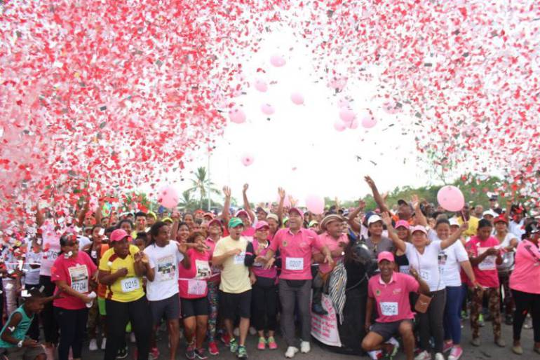 Cartagena cumplió la cita en la Vía Perimetral en honor a las Mujeres: Cartagena cumplió la cita en la Vía Perimetral en honor a las Mujeres