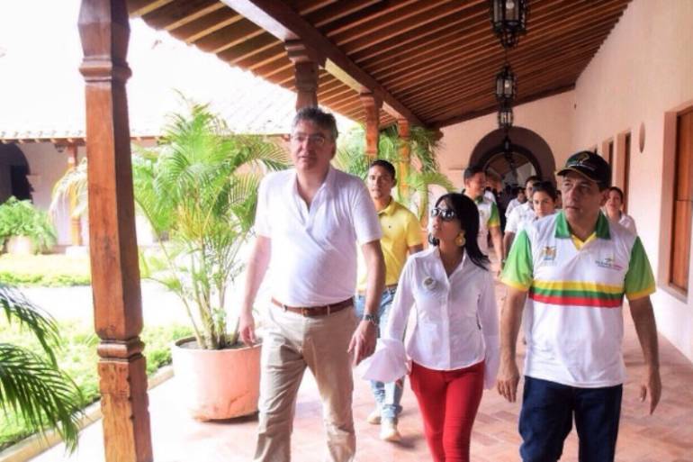 Gobierno pretende con reforma constitucional utilizar un billón de pesos para vías: Gobierno pretende con reforma continuidad de obras de Ruta del Sol II