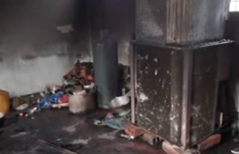 Incendio consume dos locales en mercado de Cartagena - Caracol Radio