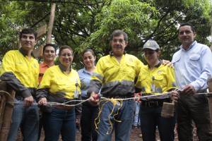 El sendero ambiental de Cerro Matoso, una manera de aprender a través de los sentidos El sendero ambiental de Cerro Matoso, una manera de aprender a través de los sentidos