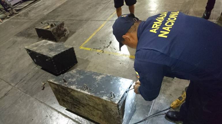 Con dispositivos metálicos con cocaína, iban a contaminar buques mercantes en el Pacífico