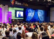 Aseguran que pastor Arrazola se está haciendo millonario con la fe de sus feligreses