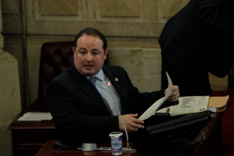 Senador Araujó cuestionó la adición del presupuesto del país: Senador Araujó cuestionó la adición del presupuesto del país