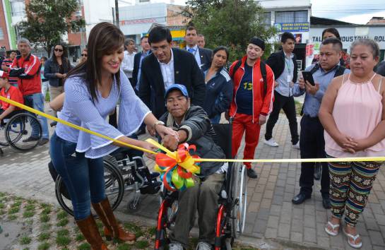 Entrega del primer parque acondicionado para personas discapacitadas Entrega del primer parque acondicionado para personas discapacitadas