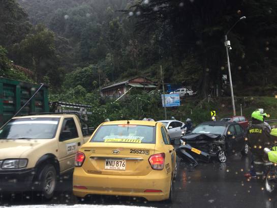 Trancones en Bogotá: Problemas de movilidad por varios choques simples en Bogotá Trancones en Bogotá: Problemas de movilidad por varios choques simples en Bogotá