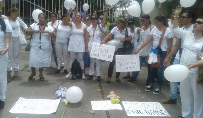Mujeres de Tolima realizan plantón rechazando asesinato de niña ... - Caracol Radio
