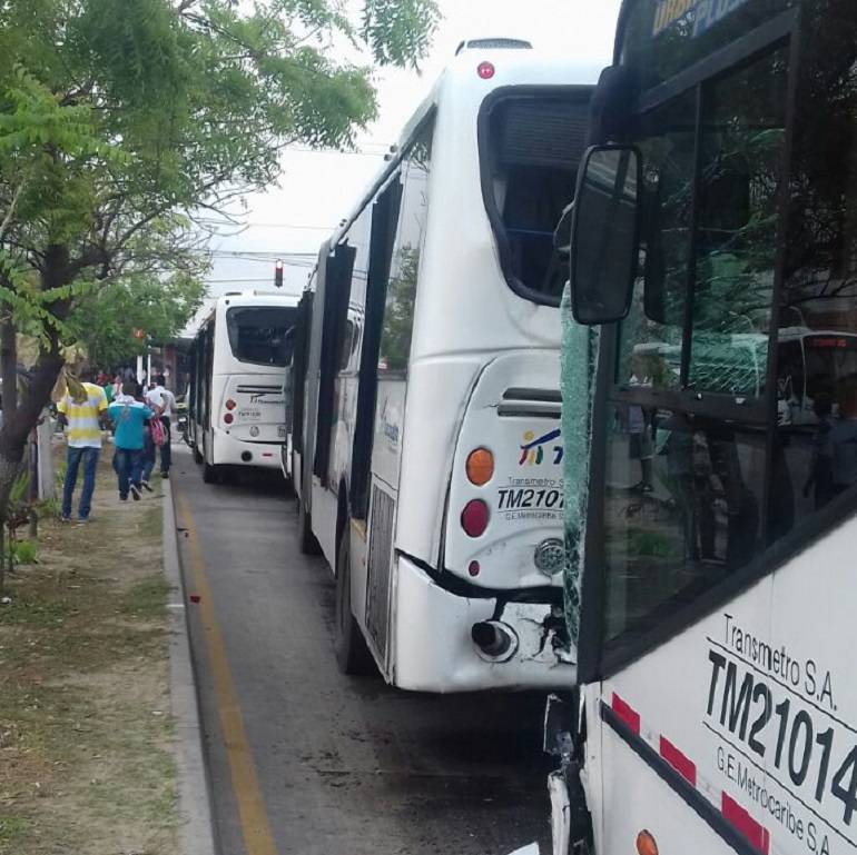 Al menos 79 heridos por choque múltiple de Transmetro en Barranquilla