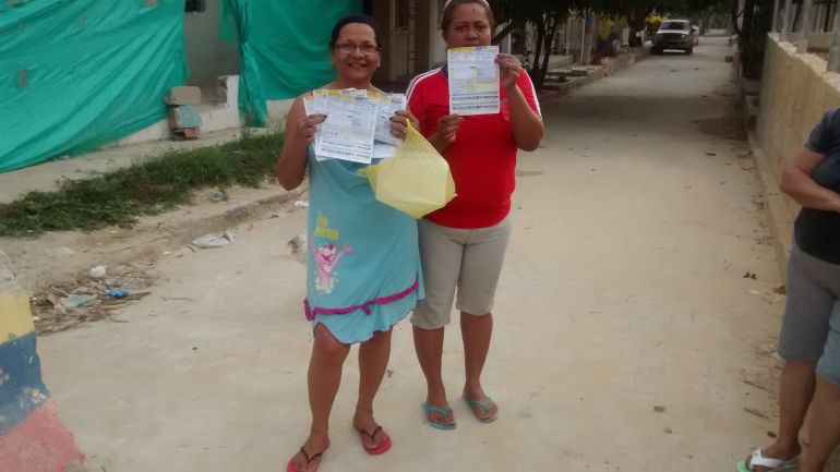 Usuarios del servicio de energía del barrio Los Robles en el Municipio de Soledad en el Área Metropolitna se quejan de las altas tarifas del servicio de energía.