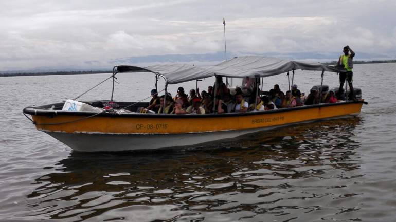 Residentes y turistas llegan a este mágico lugar del Caribe