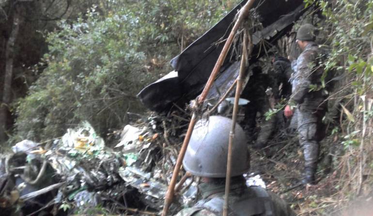 Choca aeronave militar en Manjuí: Aeronave militar chocó contra una antena en Facatativá