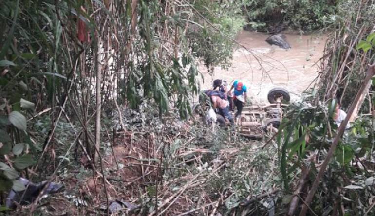 Campero rodó a un abismo de 100 metros.