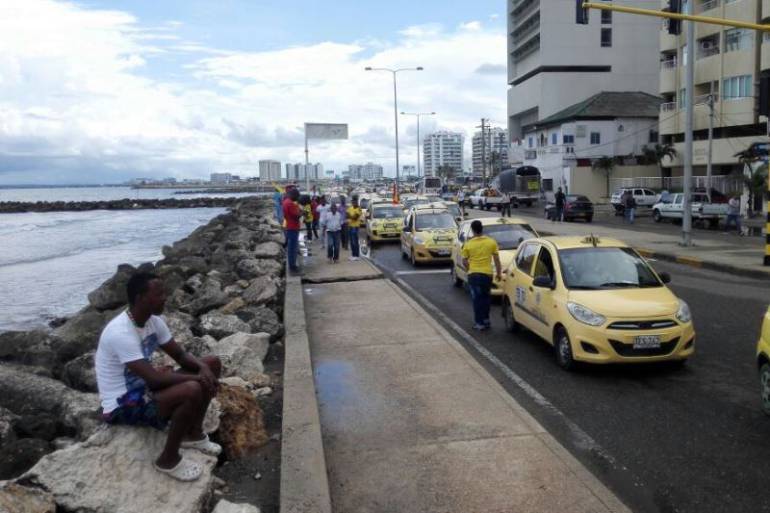 Afectaciones en el traslado de pasajeros del aeropuerto de Cartagena deja paro de taxis: Afectaciones en el traslado de pasajeros del aeropuerto de Cartagena deja paro de taxis