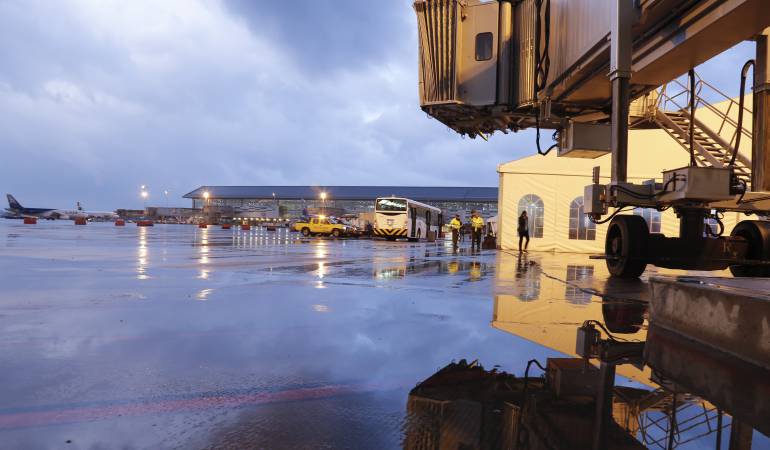 Aeropuerto de Bogotá está cerrado por ola invernal: Aeropuerto El Dorado se encuentra cerrado por lluvias
