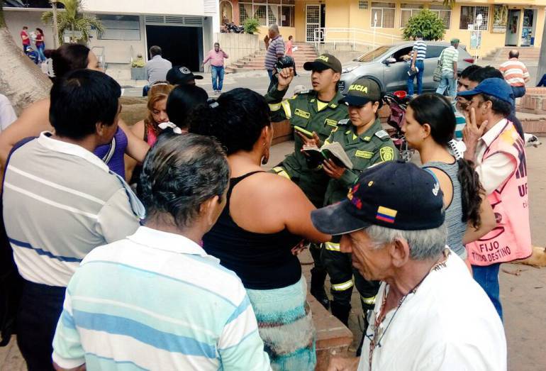 ASESINATO MUJER, SUICIDIO, TRAGEDIA: En el día de la madre asesinan una mujer en Girón, Santander ASESINATO MUJER, SUICIDIO, TRAGEDIA: En el día de la madre asesinan una mujer en Girón, Santander