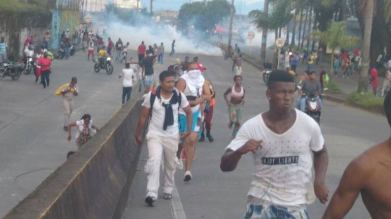 Paro cívico en Buenaventura: MinAmbiente rechaza actos vandálicos en Buenaventura