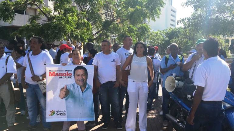 Realizan protesta en Cartagena para exigir permanencia de Manolo Duque en la alcaldía: Realizan protesta en Cartagena para exigir permanencia de Manolo Duque en la alcaldía