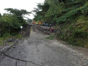 Habitantes de Otanche en Boyacá arriesgan sus vidas cruzando por zona con riesgo de avalancha: Habitantes de Otanche en Boyacá arriesgan sus vidas cruzando por zona con riesgo de avalancha Habitantes de Otanche en Boyacá arriesgan sus vidas cruzando por zona con riesgo de avalancha: Habitantes de Otanche en Boyacá arriesgan sus vidas cruzando por zona con riesgo de avalancha