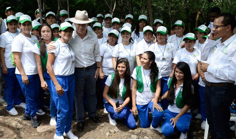 Gobierno pide a candidatos respetar participación política de FARC Gobierno pide a candidatos respetar participación política de FARC