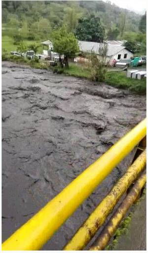 Creciente del río Negro: Alerta Roja en Fómeque, Cundinamarca, por creciente del río Negro Creciente del río Negro: Alerta Roja en Fómeque, Cundinamarca, por creciente del río Negro