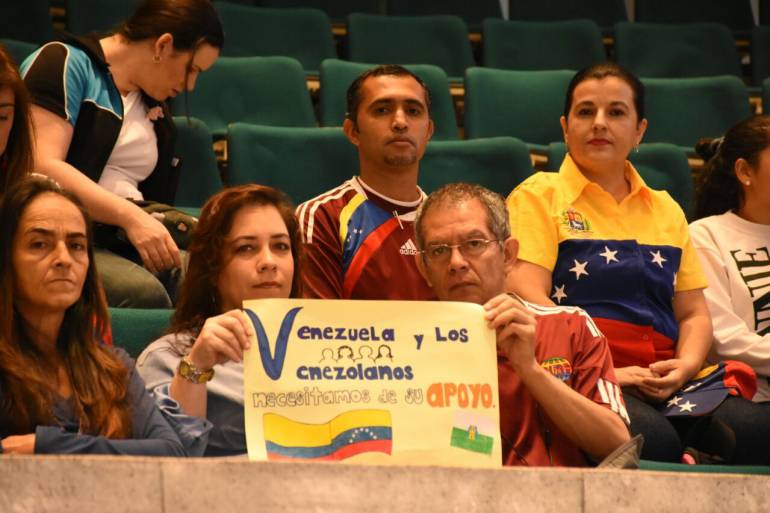 743 venezolanos continúan sus estudios en Medellín